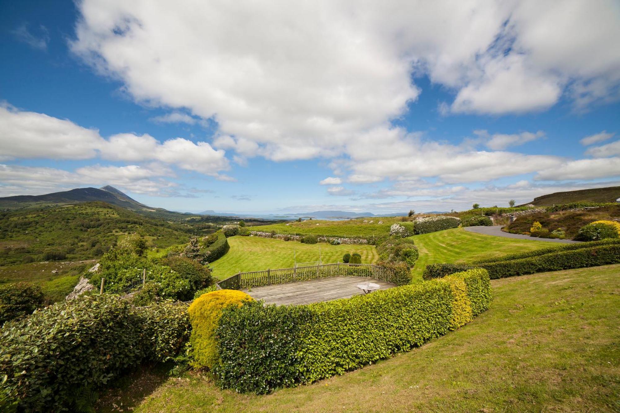 Farnaught House Lägenhet Westport Exteriör bild